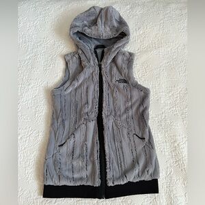 NWOT THE NORTH FACE VEST